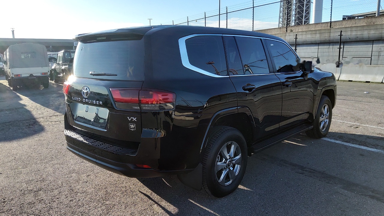 Toyota Land Cruiser 300 V6 VX 7 SEATERS / PLACES 3.5L Petrol Automatic VXVHO - سيارة دفع رباعي: صورة 4 Toyota Land Cruiser 300 V6 VX 7 SEATERS / PLACES 3.5L Petrol Automatic VXVHO - سيارة دفع رباعي: صورة 4