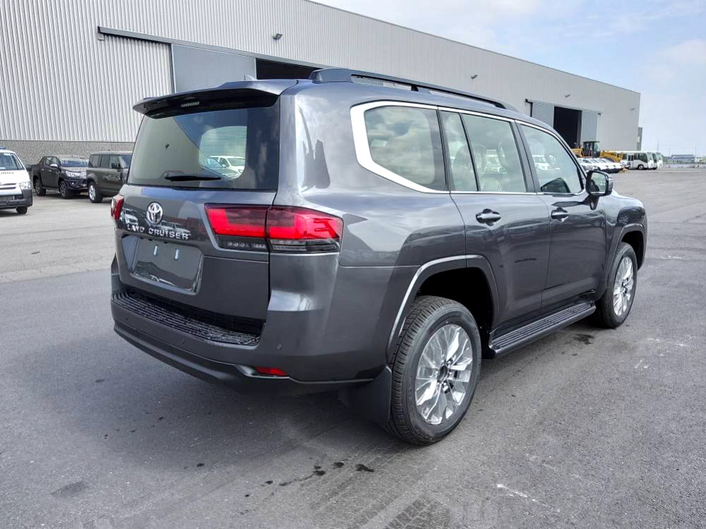 Toyota Land Cruiser 300 V6 VXR ZX 7 SEATERS / PLACES 3.5L Petrol Automatic AEOB - سيارة دفع رباعي: صورة 5 Toyota Land Cruiser 300 V6 VXR ZX 7 SEATERS / PLACES 3.5L Petrol Automatic AEOB - سيارة دفع رباعي: صورة 5