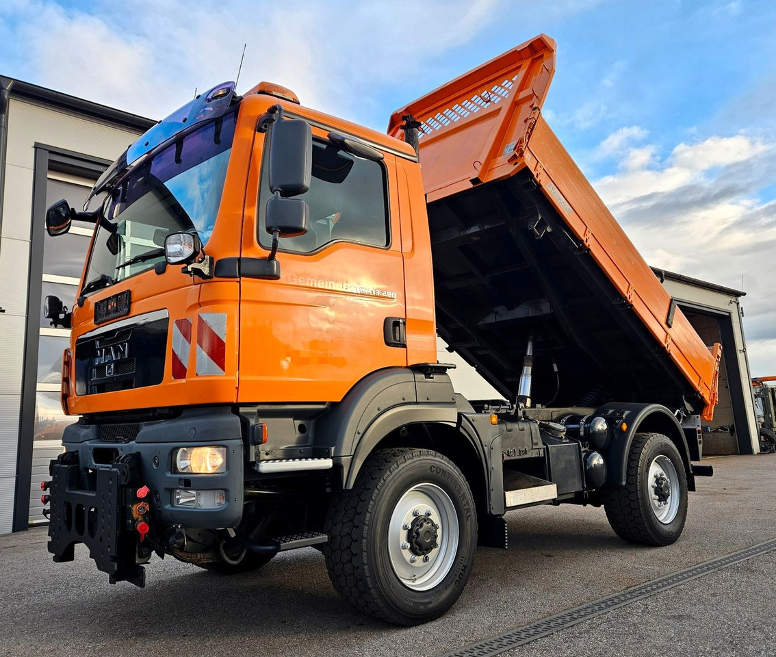 MAN TGM 13.290 4x4 Euro5 Winterdienst Single - شاحنة قلاب: صورة 1 MAN TGM 13.290 4x4 Euro5 Winterdienst Single - شاحنة قلاب: صورة 1