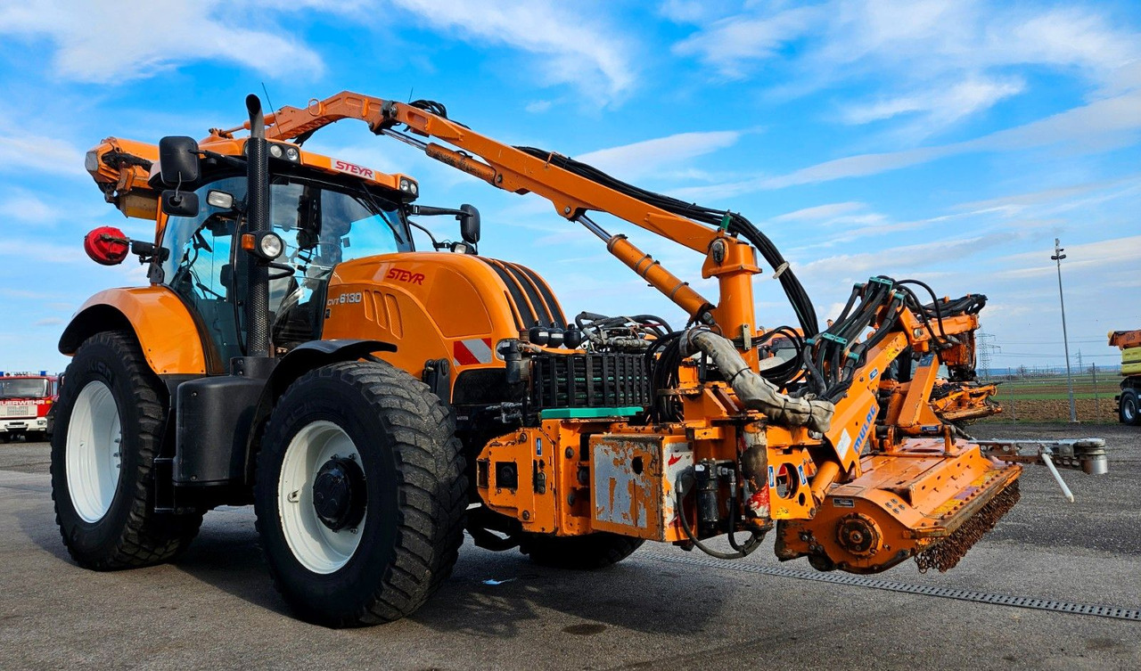 جرار خدمات بلدية Steyr CVT 6130 Mulag MKM700 Mähkombination Kommunal: صورة 7