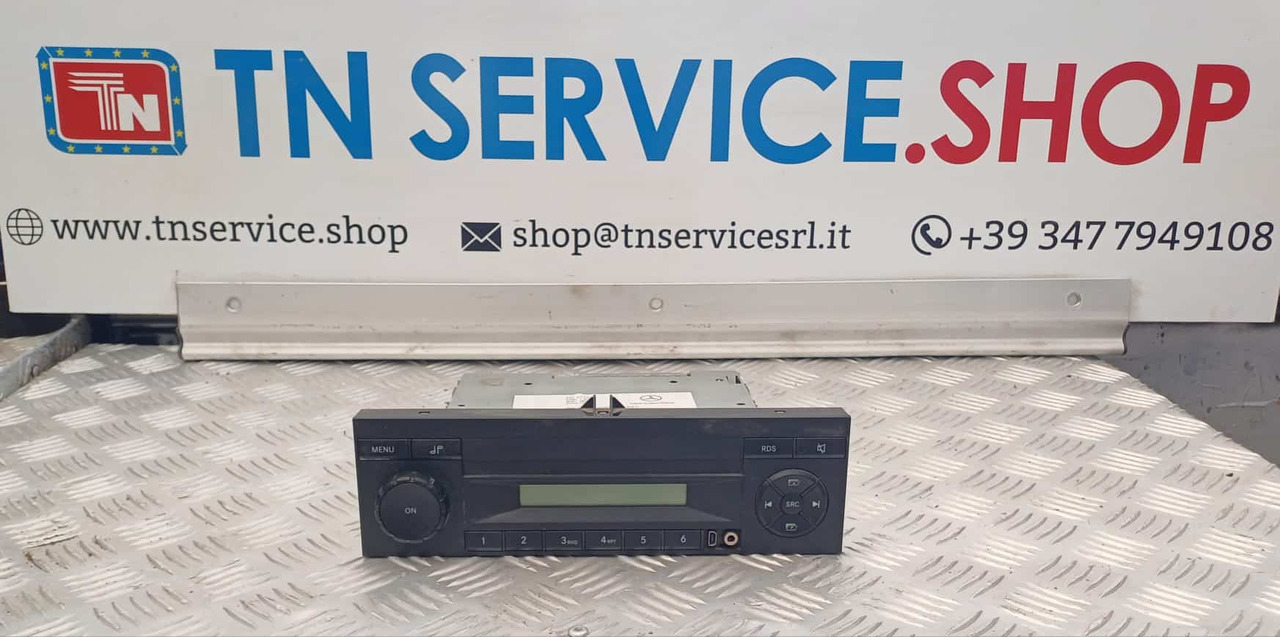 Autoradio Mercedes-Benz Actros MP4 - النظام الكهربائي: صورة 1 Autoradio Mercedes-Benz Actros MP4 - النظام الكهربائي: صورة 1