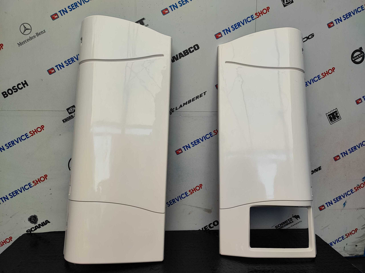 Porte motore frigo Carrier Vector 1550 nuove - قطع الغيار - وحدة تبريد: صورة 4 Porte motore frigo Carrier Vector 1550 nuove - قطع الغيار - وحدة تبريد: صورة 4