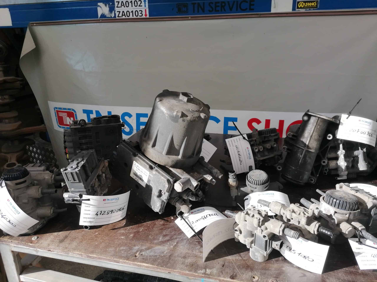 Valvole Pneumatiche - صمام الفرامل - شاحنة: صورة 1 Valvole Pneumatiche - صمام الفرامل - شاحنة: صورة 1