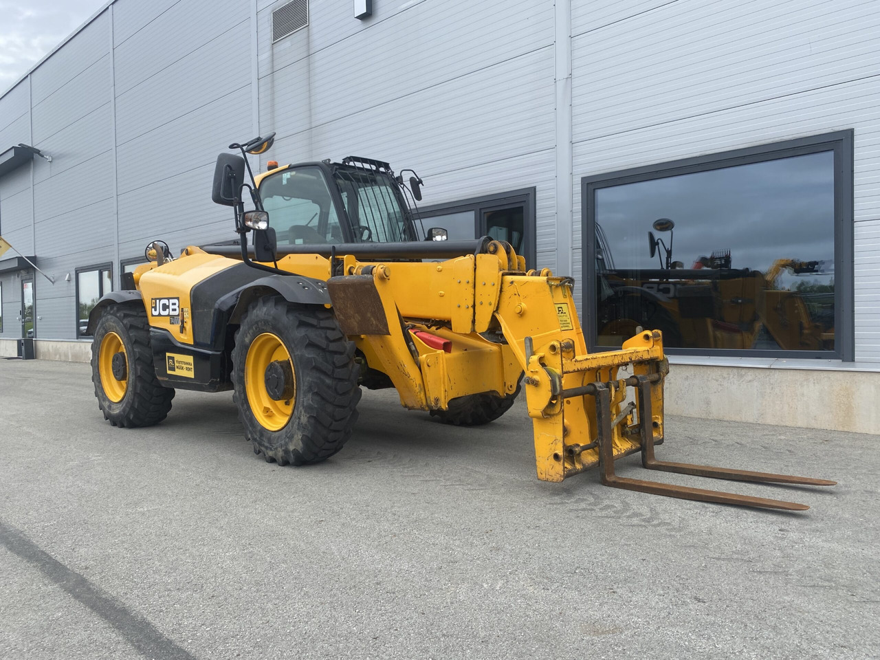 JCB 540-140 - آلة رفع ونقل تلسكوبية: صورة 3 JCB 540-140 - آلة رفع ونقل تلسكوبية: صورة 3