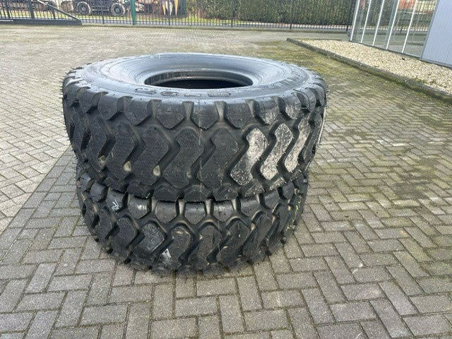 Michelin 20.5-25 Banden 2 stuks - إطارات: صورة 1 Michelin 20.5-25 Banden 2 stuks - إطارات: صورة 1