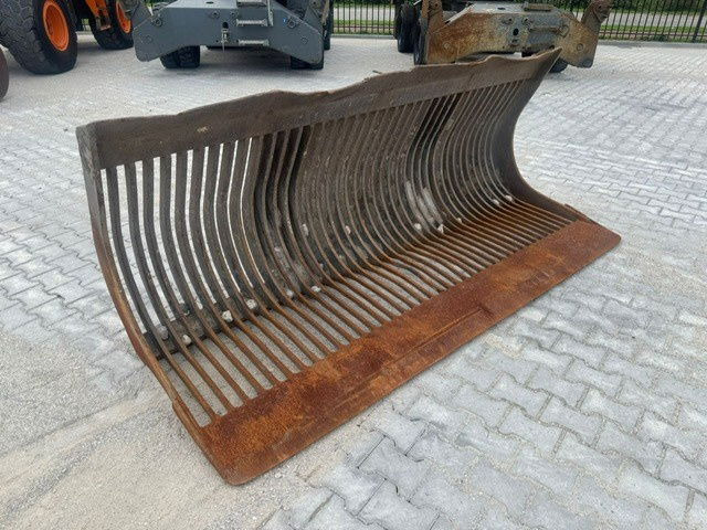 Volvo Puinriek 2700mm Breed L60 L70 L90 L110 - قادوس الفرز: صورة 3 Volvo Puinriek 2700mm Breed L60 L70 L90 L110 - قادوس الفرز: صورة 3