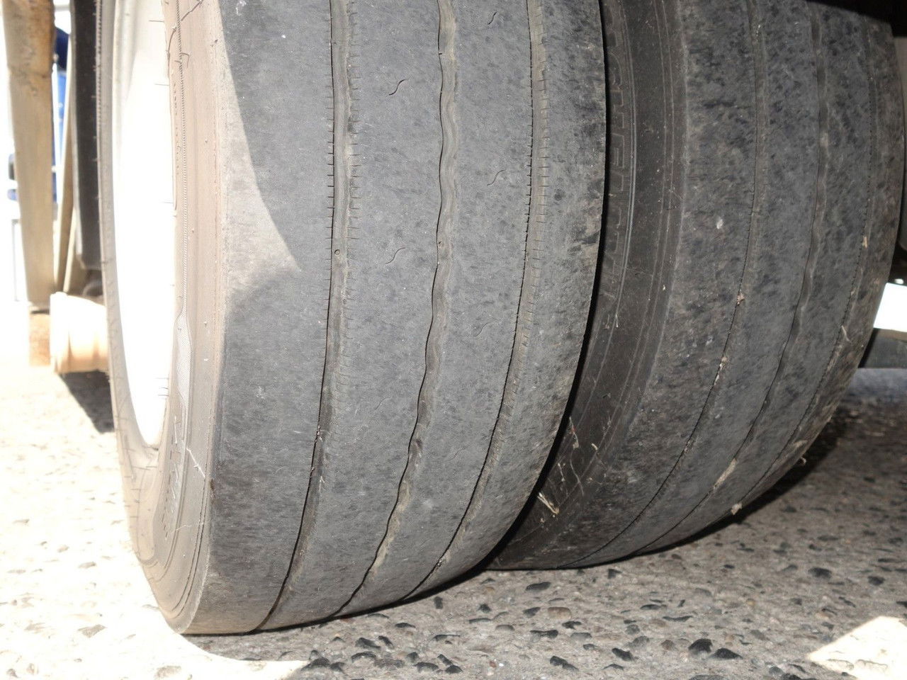 نصف مقطورة نقل سيارات Diversen Svan CH33, für 2 LKWs: صورة 14 نصف مقطورة نقل سيارات Diversen Svan CH33, für 2 LKWs: صورة 14