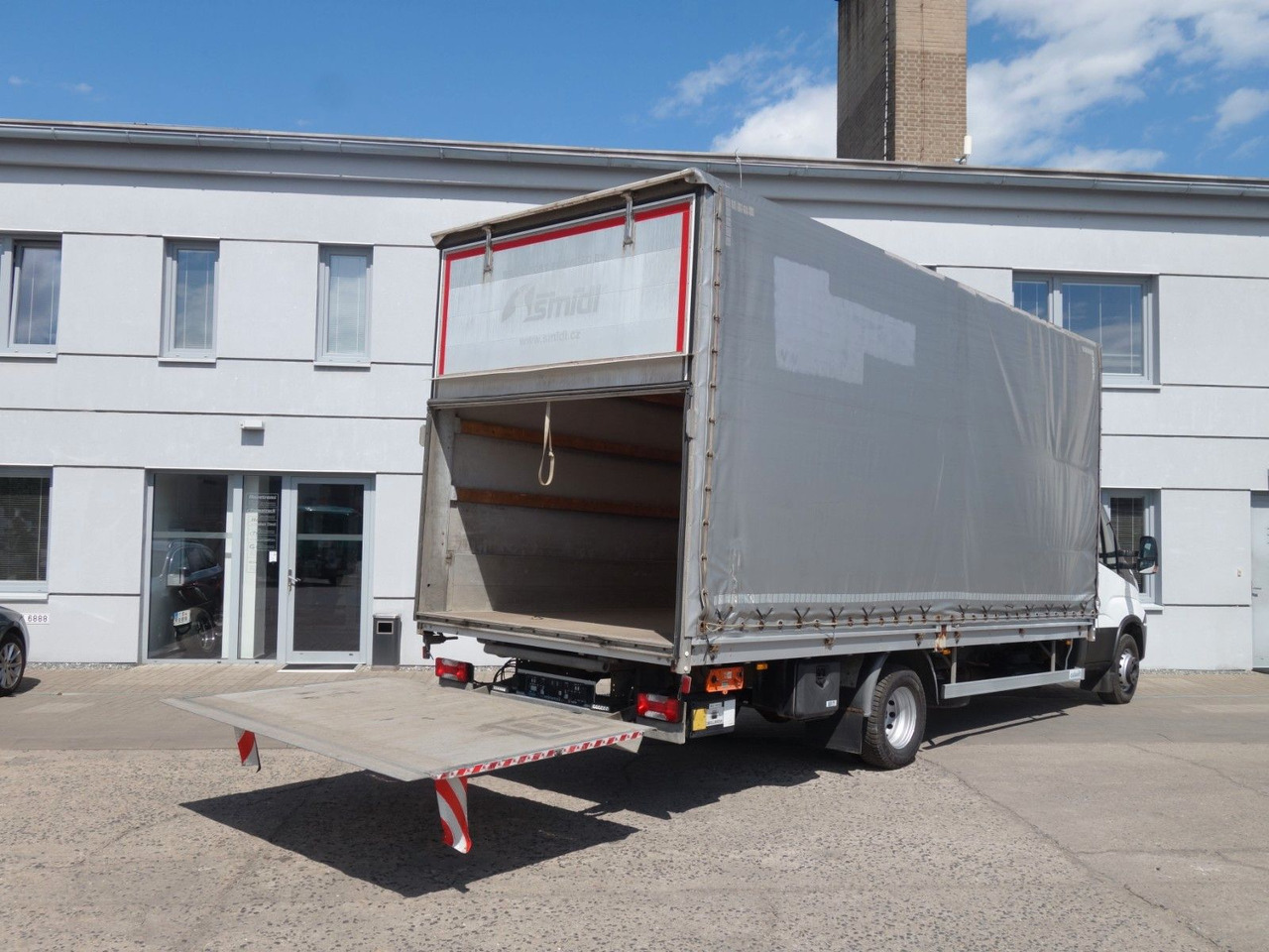 Iveco Daily 70C18 mit LBW - شاحنة مغلقة بستائر جانبية: صورة 5 Iveco Daily 70C18 mit LBW - شاحنة مغلقة بستائر جانبية: صورة 5