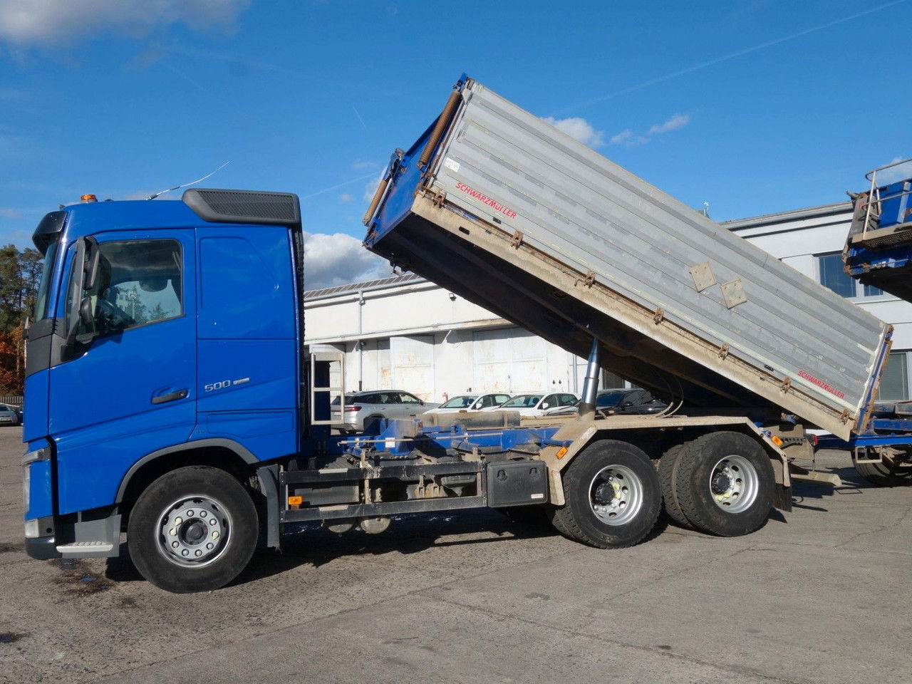 Volvo FH 13.500 6x4 Dreiseitenkipper - شاحنة قلاب: صورة 2 Volvo FH 13.500 6x4 Dreiseitenkipper - شاحنة قلاب: صورة 2