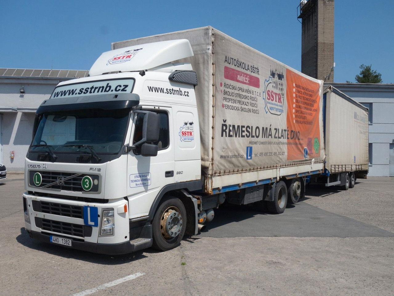 Volvo FM 380 6x2 + Panav Anhänger - شاحنة ذات ستائر جانبية: صورة 1 Volvo FM 380 6x2 + Panav Anhänger - شاحنة ذات ستائر جانبية: صورة 1