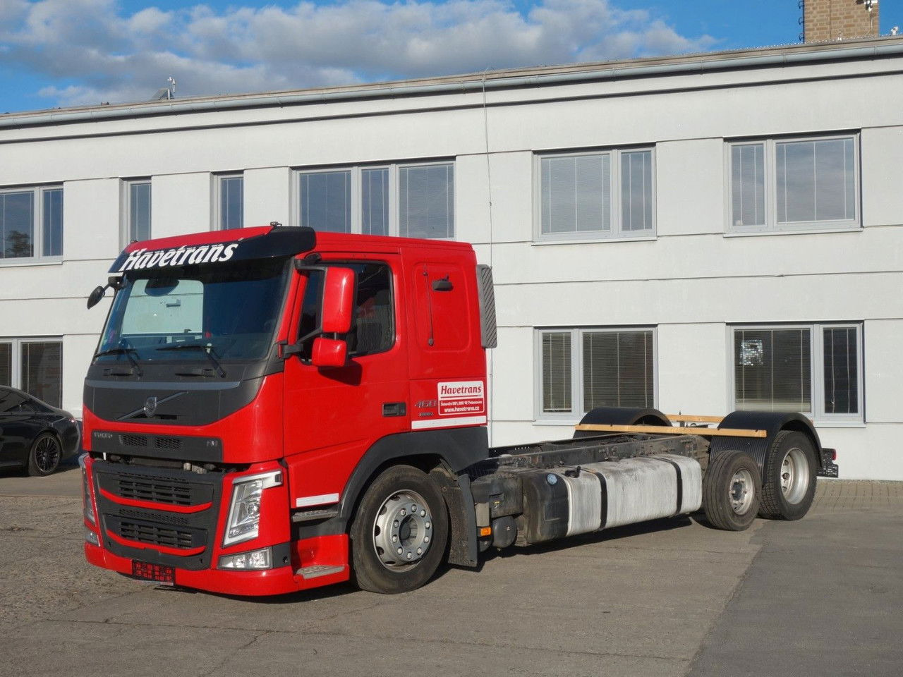 Volvo FM 460 6x2 Fahrgestell für Autotransporter - شاحنة بهيكل معدني للمقصورة: صورة 1 Volvo FM 460 6x2 Fahrgestell für Autotransporter - شاحنة بهيكل معدني للمقصورة: صورة 1