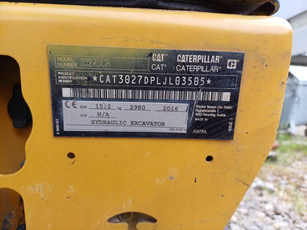 حفار زاحف CAT 302.7DCR: صورة 6