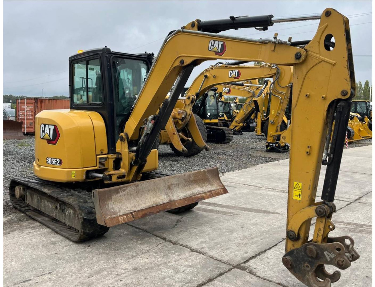 CAT 305E2CR - حفار زاحف: صورة 2 CAT 305E2CR - حفار زاحف: صورة 2