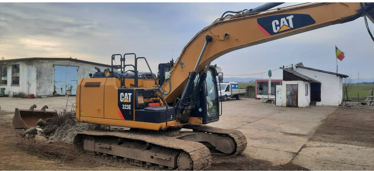 CAT 323EL - حفار زاحف: صورة 2 CAT 323EL - حفار زاحف: صورة 2