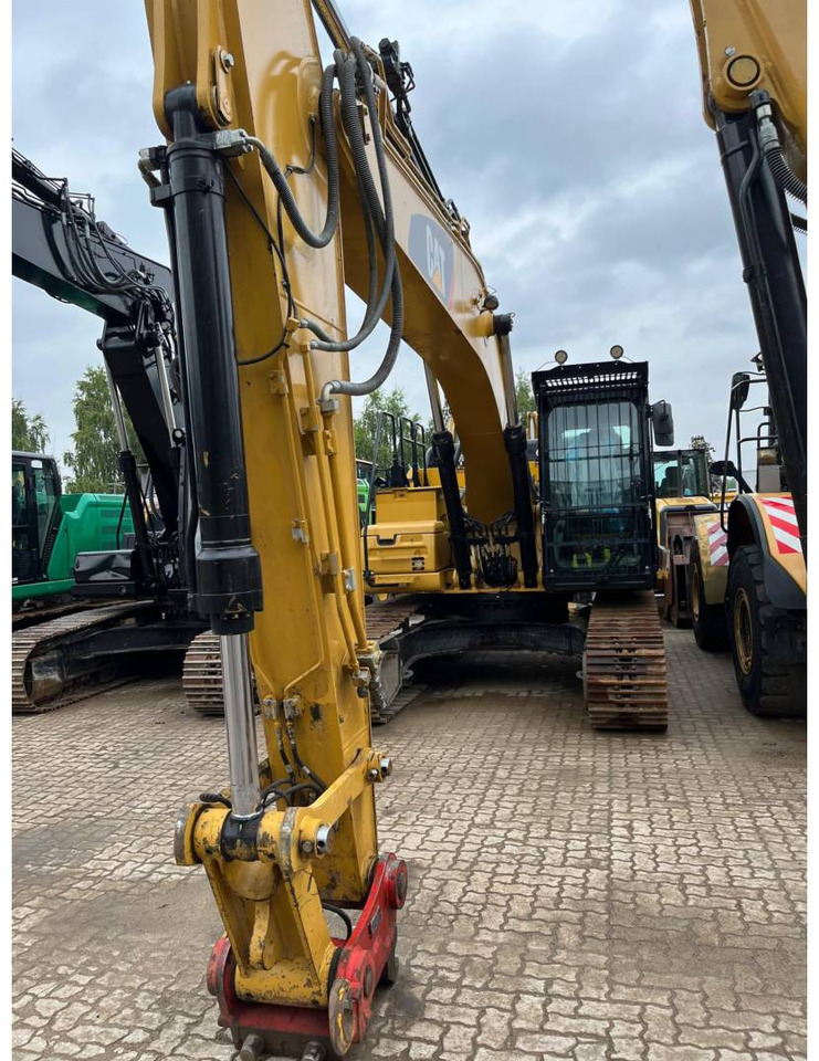 CAT 326FLN - حفار زاحف: صورة 1 CAT 326FLN - حفار زاحف: صورة 1