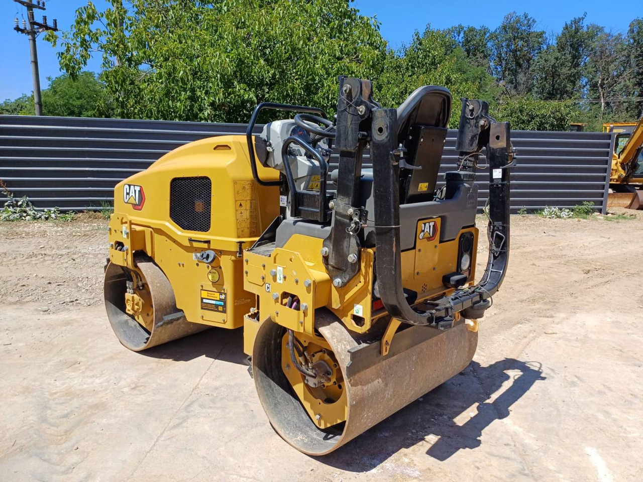 CAT CB2.7-03GC - بكرة أسطوانية صغيرة: صورة 4 CAT CB2.7-03GC - بكرة أسطوانية صغيرة: صورة 4