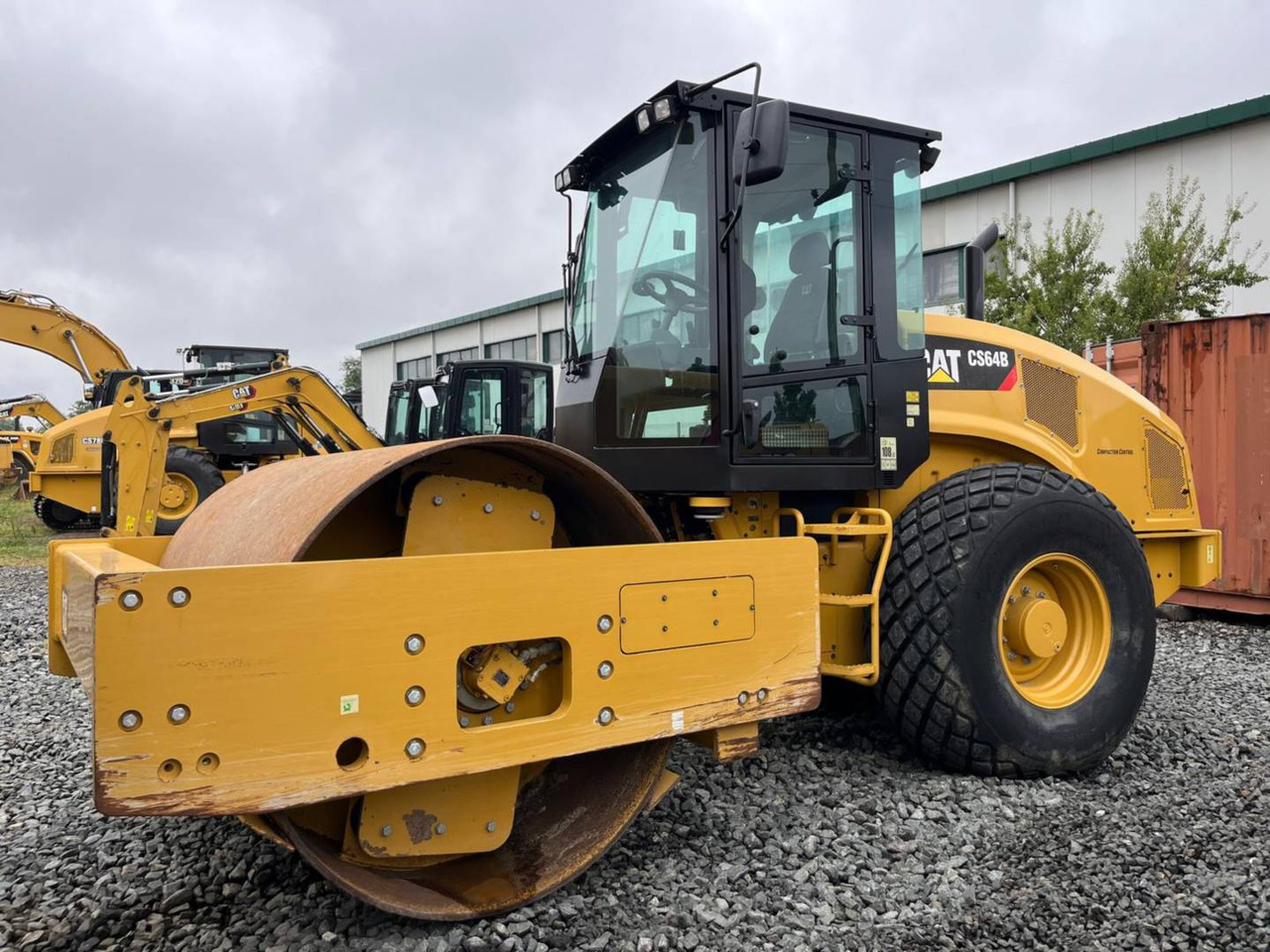 CAT CS64B - ضاغطة التربة: صورة 1 CAT CS64B - ضاغطة التربة: صورة 1