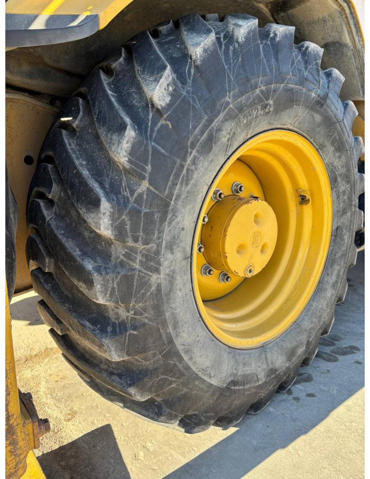 لودر ذو محراث خلفي/ باكهو CAT 432F2: صورة 11