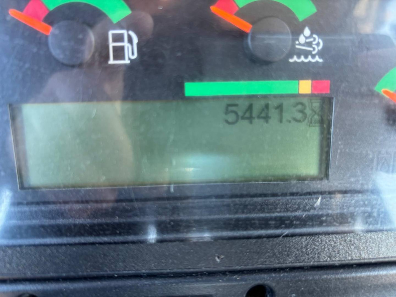 لودر ذو محراث خلفي/ باكهو CAT 432F2: صورة 22