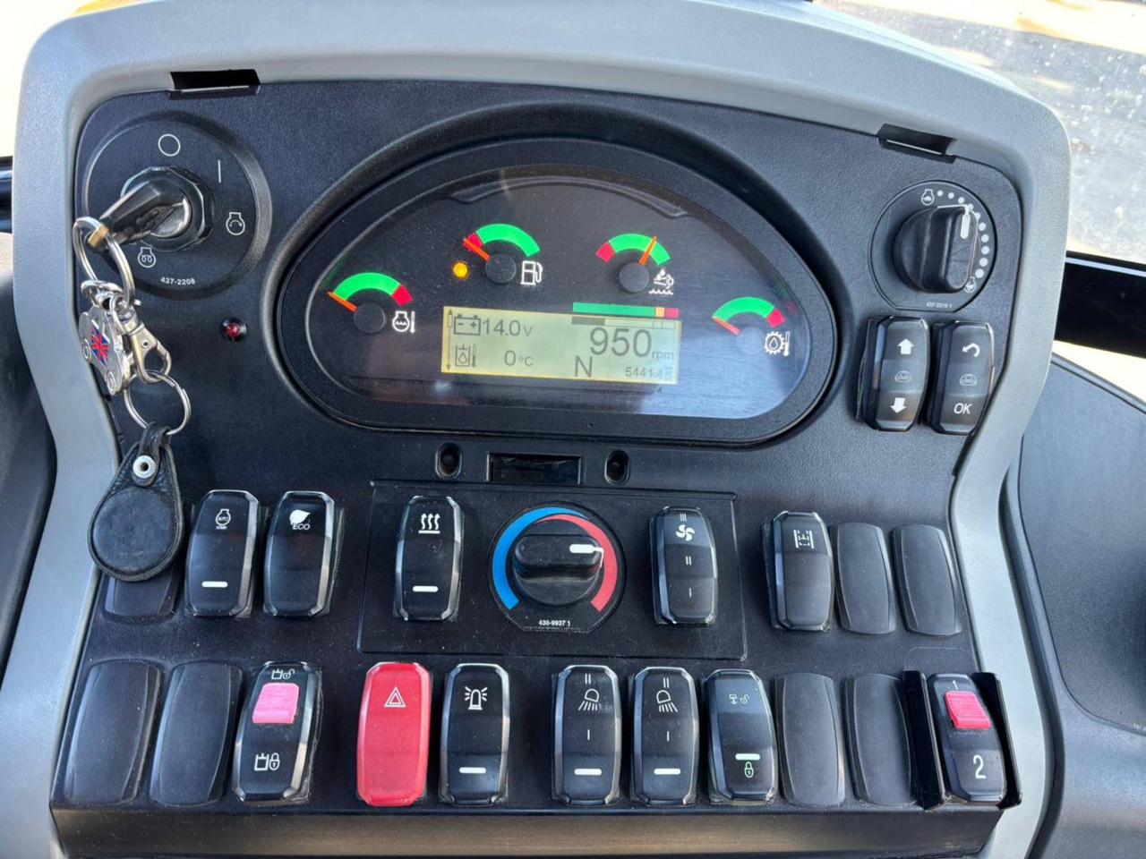 لودر ذو محراث خلفي/ باكهو CAT 432F2: صورة 25