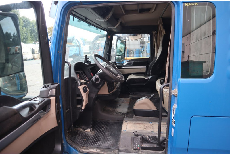 MAN F99L40 TGX XL EURO6 - الكابينة والداخلية - شاحنة: صورة 5 MAN F99L40 TGX XL EURO6 - الكابينة والداخلية - شاحنة: صورة 5