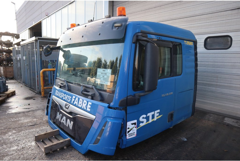 MAN F99L40 TGX XL - الكابينة والداخلية - شاحنة: صورة 3 MAN F99L40 TGX XL - الكابينة والداخلية - شاحنة: صورة 3