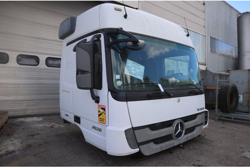 Mercedes-Benz ACTROS F04 MP3 - الكابينة والداخلية - شاحنة: صورة 3 Mercedes-Benz ACTROS F04 MP3 - الكابينة والداخلية - شاحنة: صورة 3