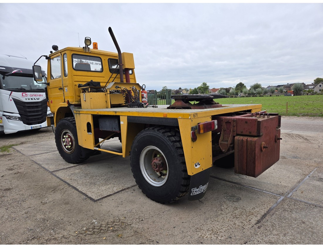 RENAULT M170 4x4 TRACTOR UNIT FULL SPRING SUSPENSION VERY LOW MILEAGE - رأس تريلا: صورة 4 RENAULT M170 4x4 TRACTOR UNIT FULL SPRING SUSPENSION VERY LOW MILEAGE - رأس تريلا: صورة 4