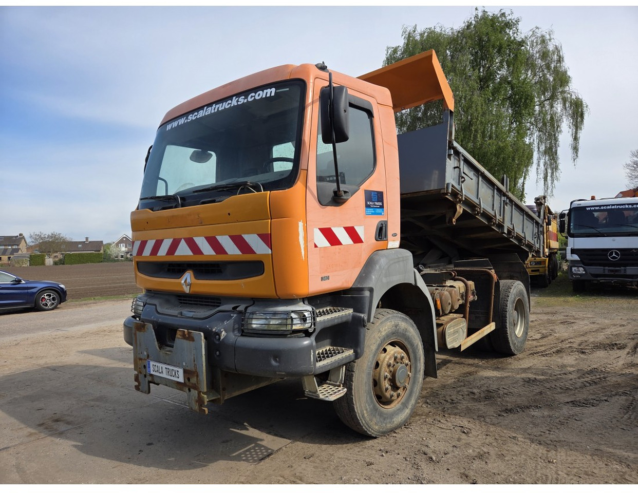 Renault Kerax 340 4x4 Tipper Manual Gearbox Mechanical pump Pompe Mecanique - شاحنة قلاب: صورة 1 Renault Kerax 340 4x4 Tipper Manual Gearbox Mechanical pump Pompe Mecanique - شاحنة قلاب: صورة 1