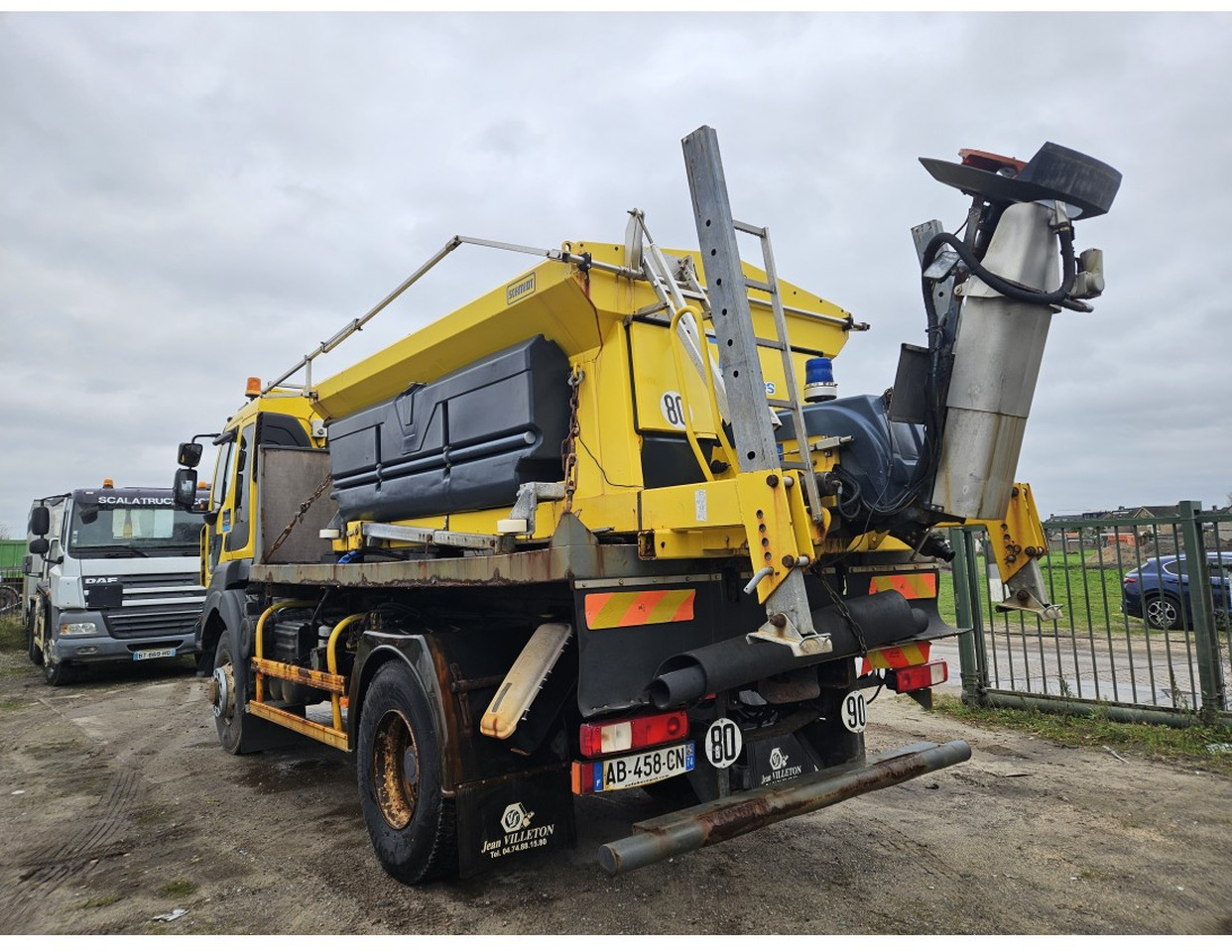 Renault Kerax 450 4x4 Salt spreader Gritter - شاحنة قلاب: صورة 2 Renault Kerax 450 4x4 Salt spreader Gritter - شاحنة قلاب: صورة 2