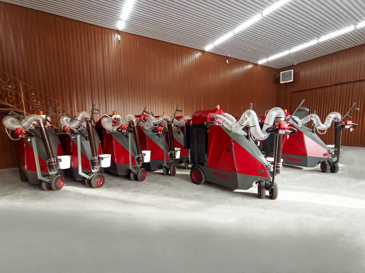 ТІСАВ Street Vacuum Cleaner, Outdoor Vacuum Sweeper, Manufacturer, City Ant - مكنسة كهربائية صناعية: صورة 3 ТІСАВ Street Vacuum Cleaner, Outdoor Vacuum Sweeper, Manufacturer, City Ant - مكنسة كهربائية صناعية: صورة 3