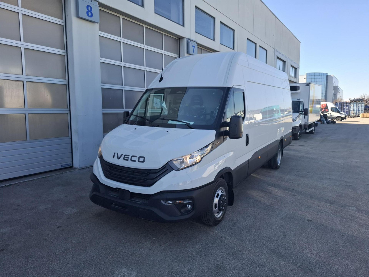 IVECO Daily 35C18H V - ميكروباص: صورة 1 IVECO Daily 35C18H V - ميكروباص: صورة 1