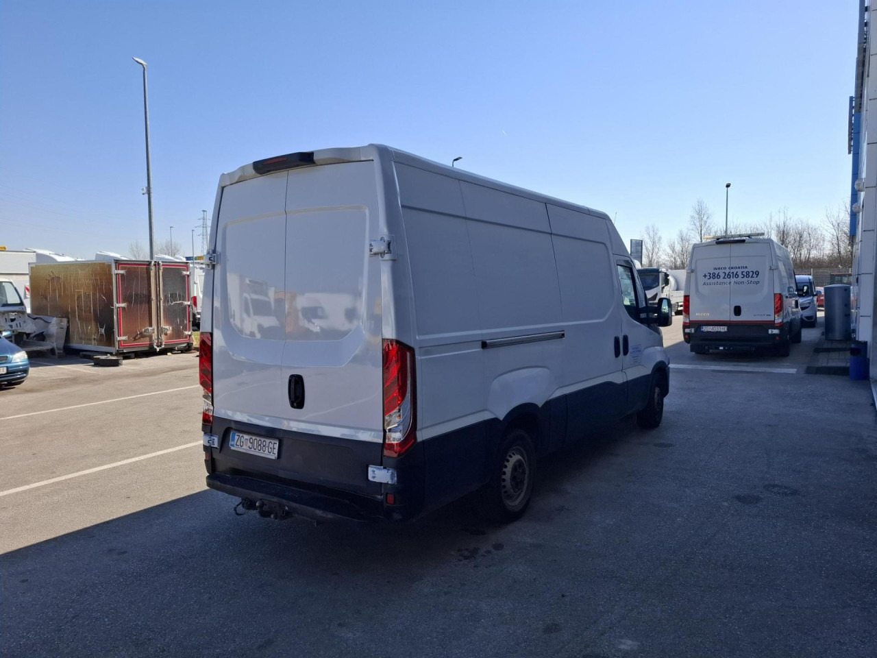 IVECO Daily 35S13 - ميكروباص: صورة 4 IVECO Daily 35S13 - ميكروباص: صورة 4
