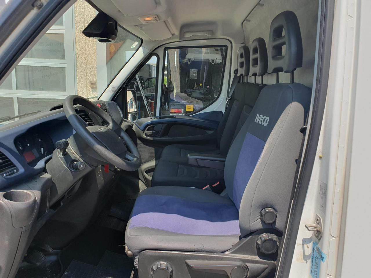 IVECO Daily 35S14V - ميكروباص: صورة 5 IVECO Daily 35S14V - ميكروباص: صورة 5
