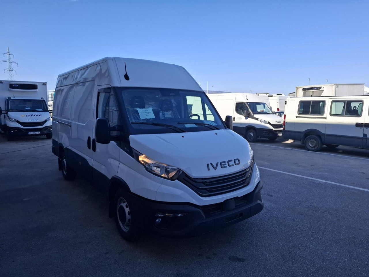 IVECO Daily 35S14V - ميكروباص: صورة 2 IVECO Daily 35S14V - ميكروباص: صورة 2