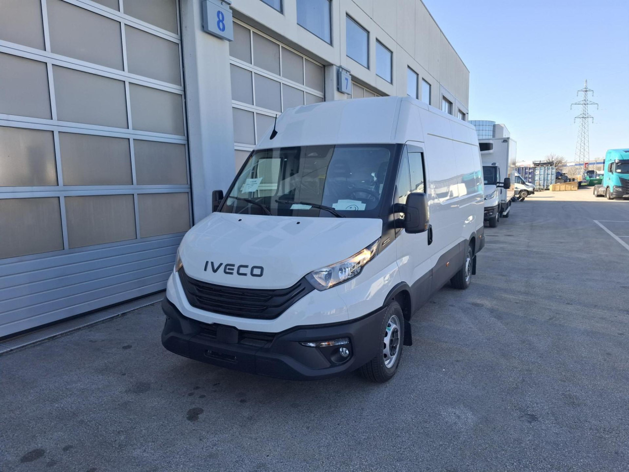 IVECO Daily 35S14V - ميكروباص: صورة 1 IVECO Daily 35S14V - ميكروباص: صورة 1