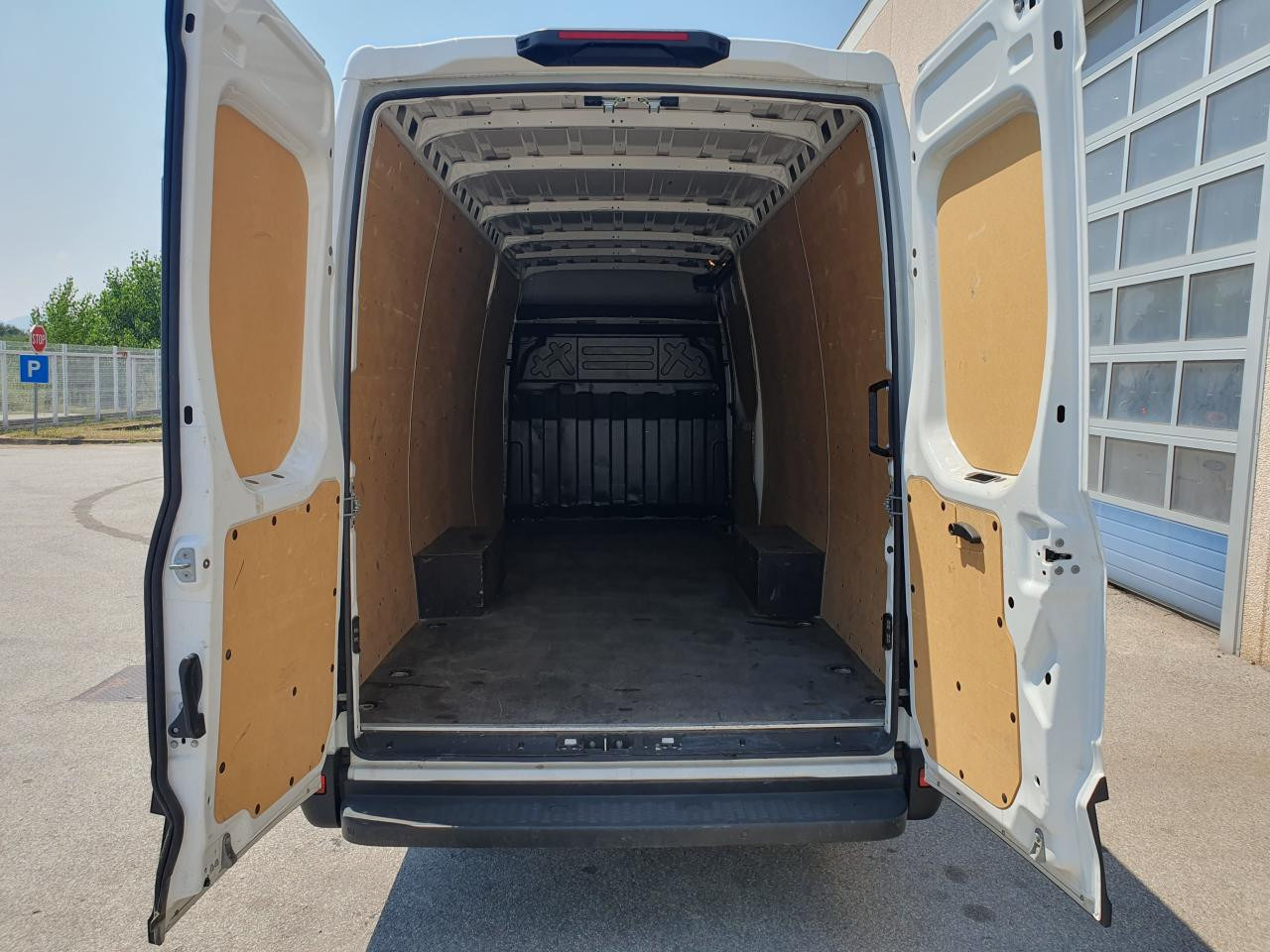 IVECO Daily 35S16V - ميكروباص: صورة 5 IVECO Daily 35S16V - ميكروباص: صورة 5