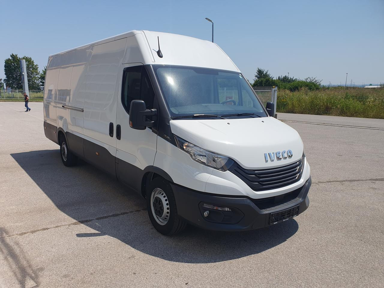 IVECO Daily 35S16V - ميكروباص: صورة 2 IVECO Daily 35S16V - ميكروباص: صورة 2
