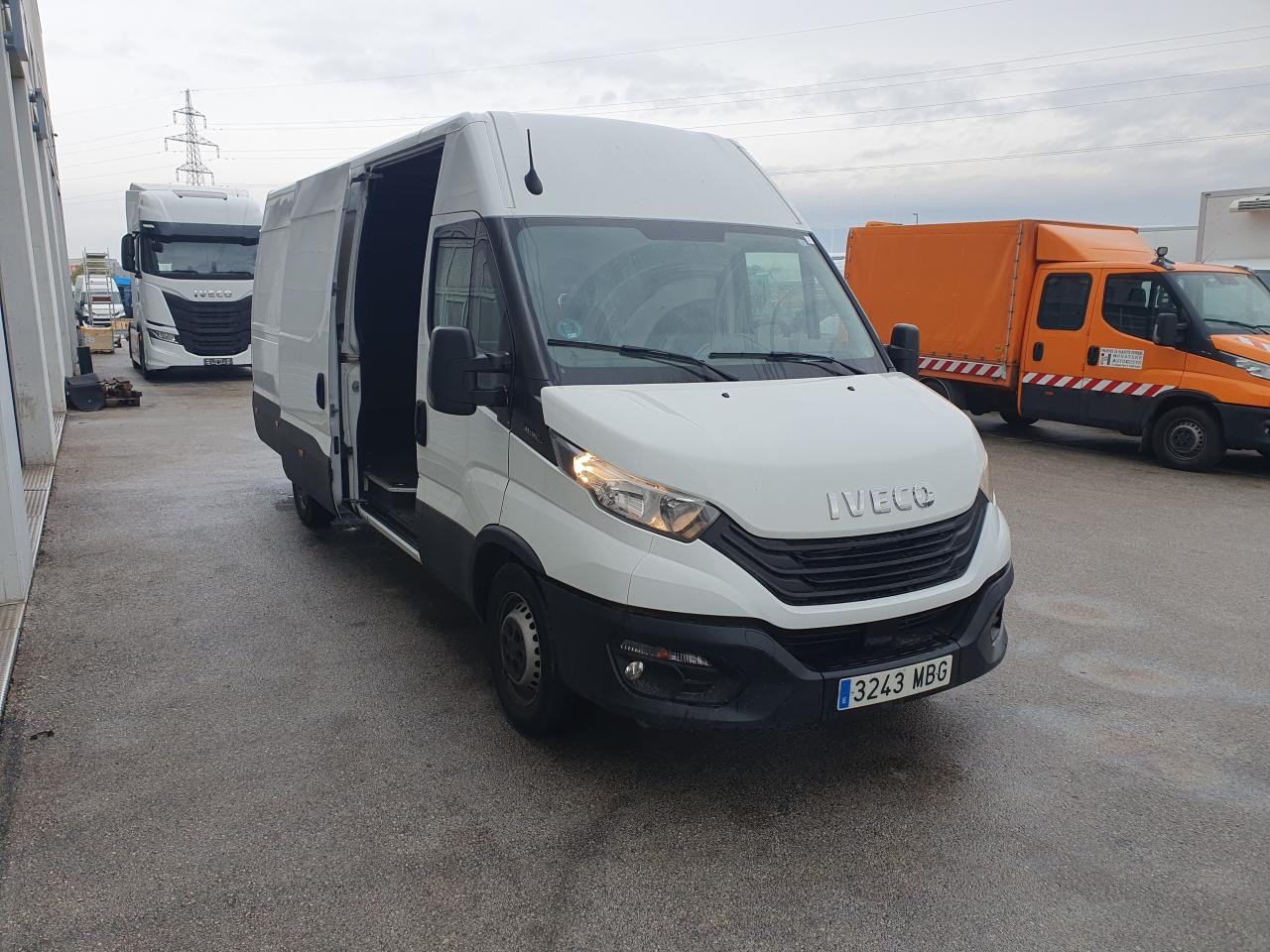 IVECO Daily 35S16 - ميكروباص: صورة 2 IVECO Daily 35S16 - ميكروباص: صورة 2