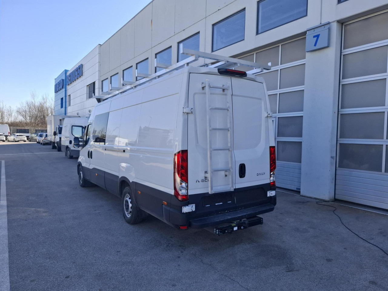 IVECO Daily 35S18H CRV - ميكروباص, الشاحنات الصغيرة كابينة مزدوجة: صورة 3 IVECO Daily 35S18H CRV - ميكروباص, الشاحنات الصغيرة كابينة مزدوجة: صورة 3