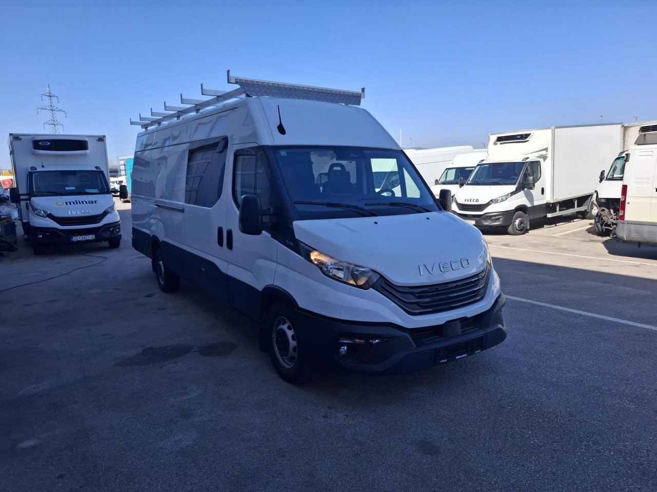 IVECO Daily 35S18H CRV - ميكروباص, الشاحنات الصغيرة كابينة مزدوجة: صورة 2 IVECO Daily 35S18H CRV - ميكروباص, الشاحنات الصغيرة كابينة مزدوجة: صورة 2