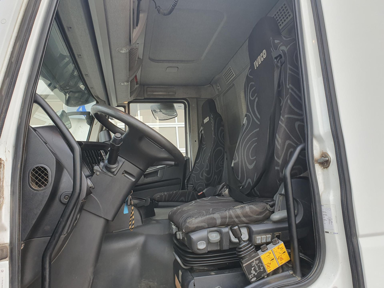 IVECO Trakker AD410T45 - شاحنة قلاب: صورة 2 IVECO Trakker AD410T45 - شاحنة قلاب: صورة 2