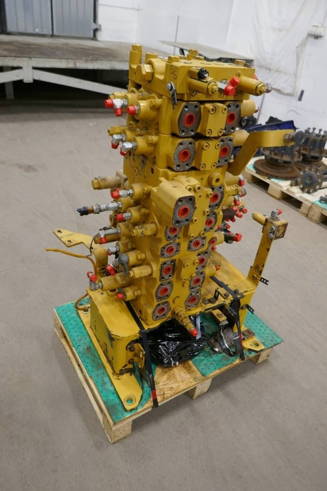 CAT 324 E, Ventilpaket 335-0111 - أجهزة هيدروليكية - آلات الإنشاء: صورة 1 CAT 324 E, Ventilpaket 335-0111 - أجهزة هيدروليكية - آلات الإنشاء: صورة 1