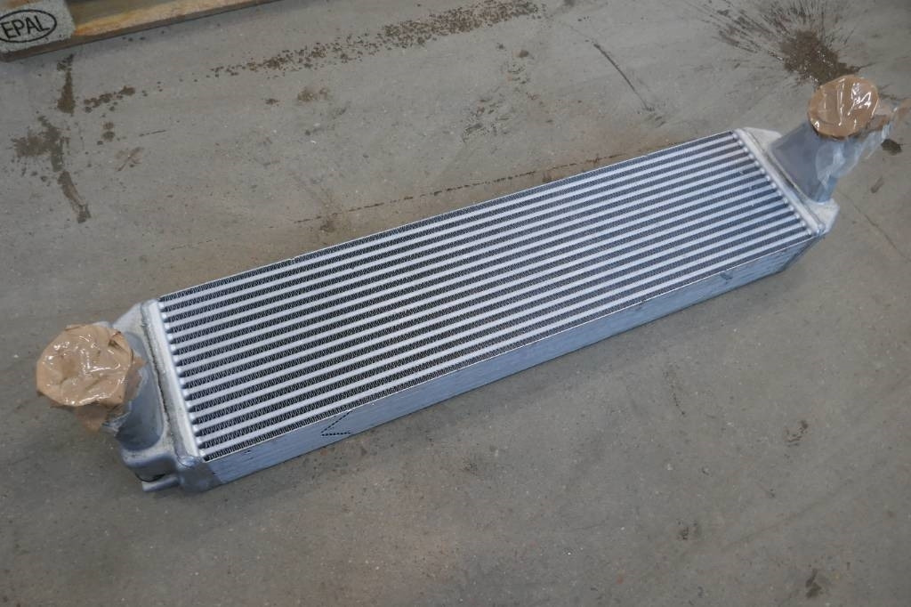 Volvo EC 300 E, Intercooler voe17514327 - مشعاع - آلات الإنشاء: صورة 2 Volvo EC 300 E, Intercooler voe17514327 - مشعاع - آلات الإنشاء: صورة 2
