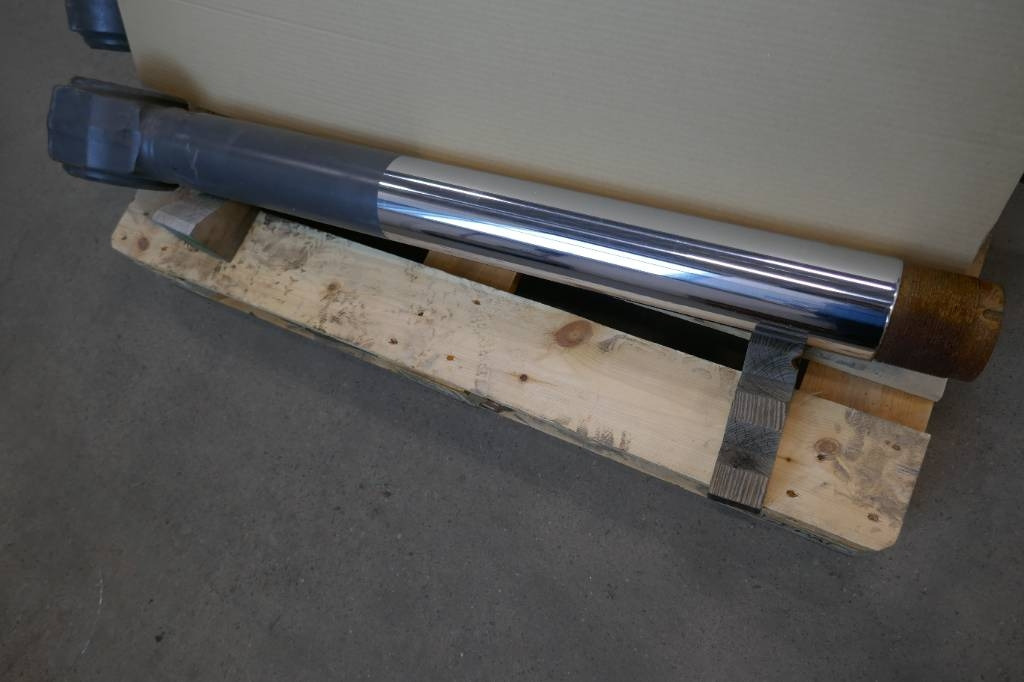 Volvo Kolvstång L150/180 - أجهزة هيدروليكية - آلات الإنشاء: صورة 1 Volvo Kolvstång L150/180 - أجهزة هيدروليكية - آلات الإنشاء: صورة 1