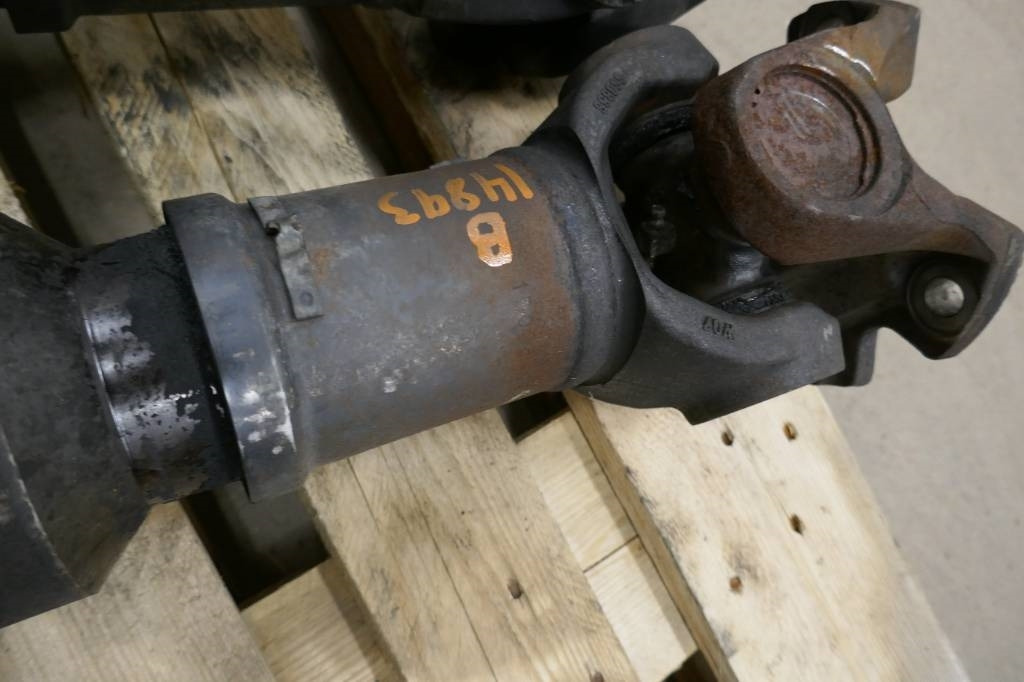 Volvo L180 HL Kardanaxel, voe15085429 - صندوق التروس - آلات الإنشاء: صورة 3 Volvo L180 HL Kardanaxel, voe15085429 - صندوق التروس - آلات الإنشاء: صورة 3