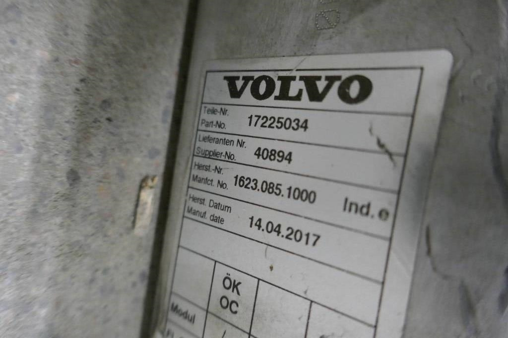 Volvo L180 HL kylare hydraulolja voe17225034 - مشعاع - آلات الإنشاء: صورة 2 Volvo L180 HL kylare hydraulolja voe17225034 - مشعاع - آلات الإنشاء: صورة 2