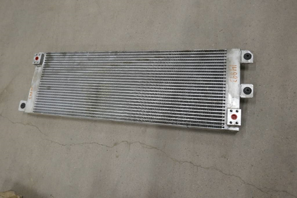 Volvo L180 HL kylare hydraulolja voe17225034 - مشعاع - آلات الإنشاء: صورة 1 Volvo L180 HL kylare hydraulolja voe17225034 - مشعاع - آلات الإنشاء: صورة 1