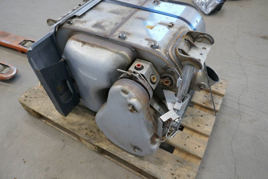 Volvo Ljuddämpare, 21750081 - إطار هيكلي/ إطار معدني - شاحنة: صورة 4 Volvo Ljuddämpare, 21750081 - إطار هيكلي/ إطار معدني - شاحنة: صورة 4