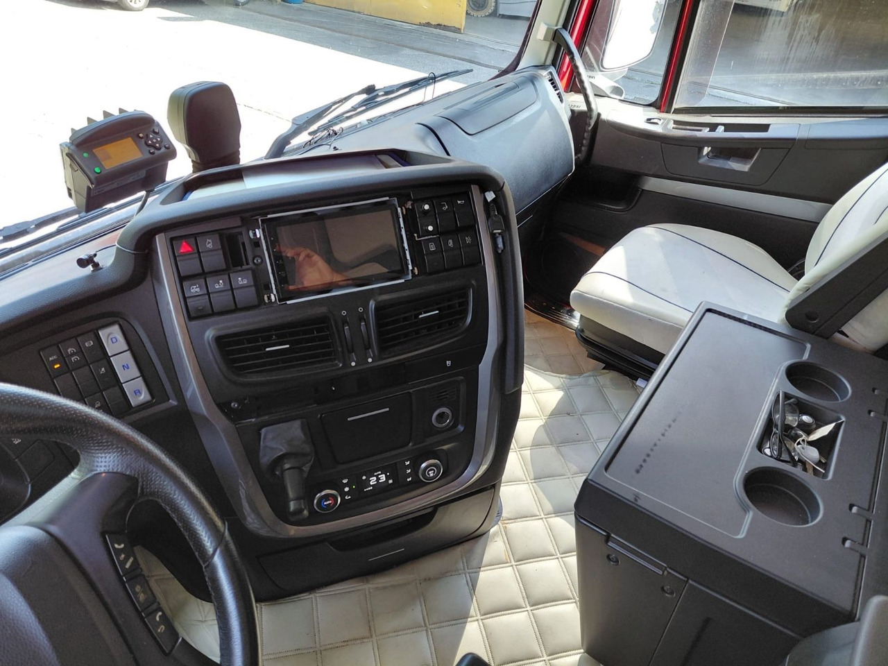 شاحنة ذات ستائر جانبية Iveco 260S42 Stralis, 6x2, Retarder, Euro 6, 7.80m box: صورة 16